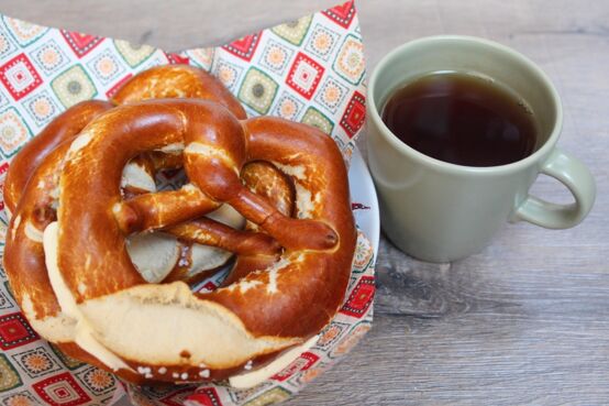 Brezel und Tee